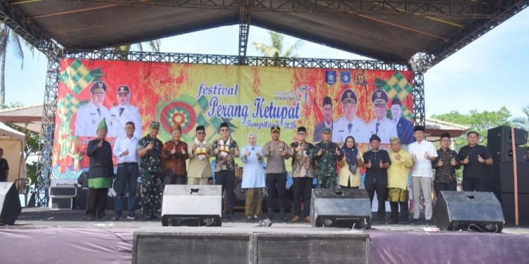 Festival Perang Ketupat Tempilang