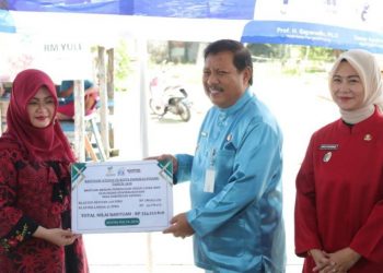 Wali Kota Pangkalpinang Salurkan Bantuan ATENSI Kemensos RI