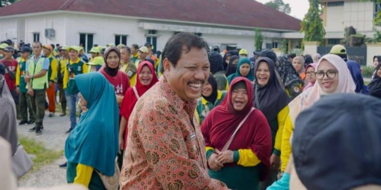 Pemkot Pangkalpinang Berikan Sembako Kepada 478 Tenaga Kebersihan