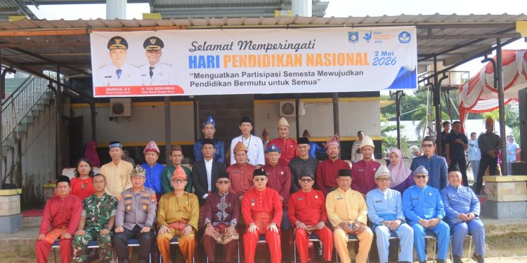 Peringatan Hardiknas 2026, Bupati Tekankan Semangat Kebersamaan Bangun Pendidikan