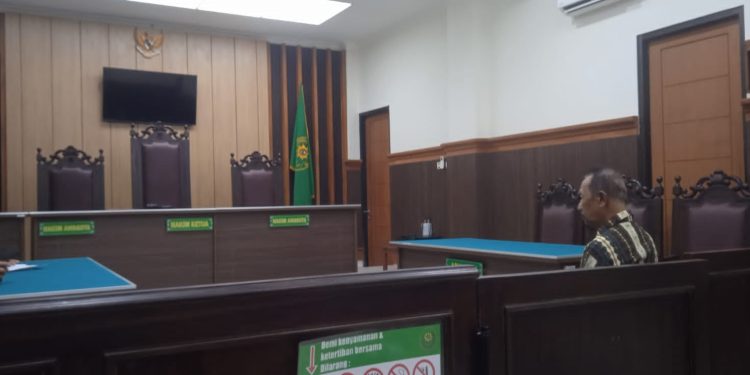 Ambruk di Ruang Sidang, Terdakwa Penganiayaan Wartawan dilarikan ke RSUD