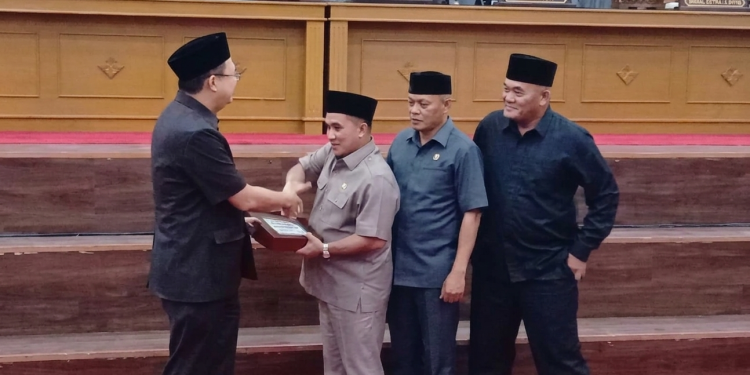 DPRD Bangka Barat Serahkan 14 Rekomendasi Atas LHP BPK RI, Pemkab Diminta Segera Berbenah