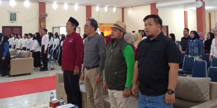 Cetak SDM Unggul, 51 Siswa LKP Bina Excel Mandiri Raih Sertifikat Cambridge