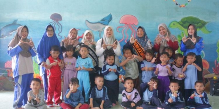 Pokja Bunda PAUD Bangka Barat Dorong Keberanian Anak di MPLS