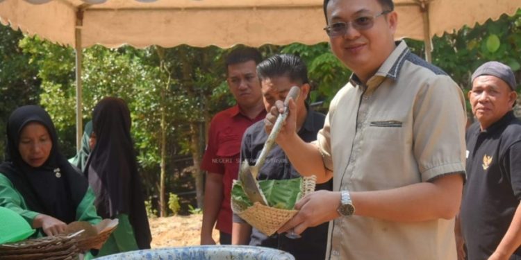 Bupati Bangka Barat Ajak Masyarakat Lestarikan Tradisi Festival Nambul Hasil Bumi Jerieng